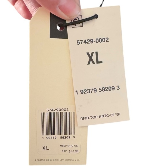 NWT LEVI’S LONG SLEEVE FLANNEL BUTTON UP - Picture 4 of 7